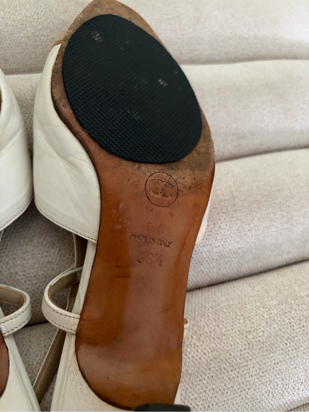 CHANEL Designer Vintage Kitten Slingback Cap Toe Heels White Size 36.5 37 6.5 7 - Picture 11 of 15